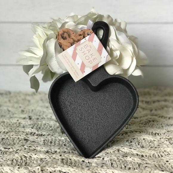 Bake Shop Kitchen Heart Shaped Cast Iron Skillet Poshmark